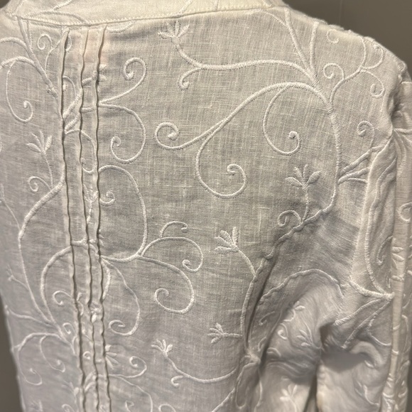 St. Tropez white linen embroider split neckline tuxedo pleated tunic. New. Small - Picture 5 of 8